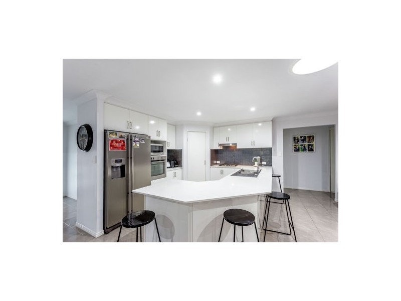 11 Kimdonn Drive, Withcott QLD 4352