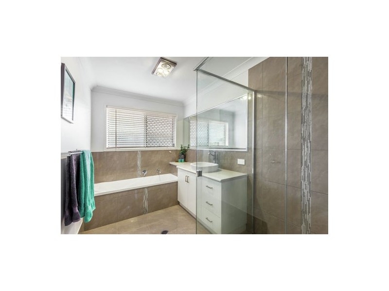 11 Kimdonn Drive, Withcott QLD 4352