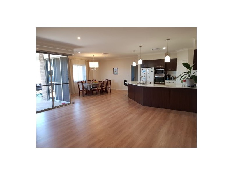 5 Dolleys Road, Withcott QLD 4352