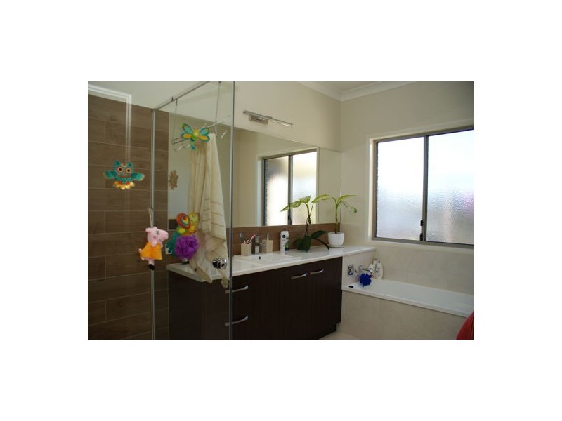 5 Dolleys Road, Withcott QLD 4352