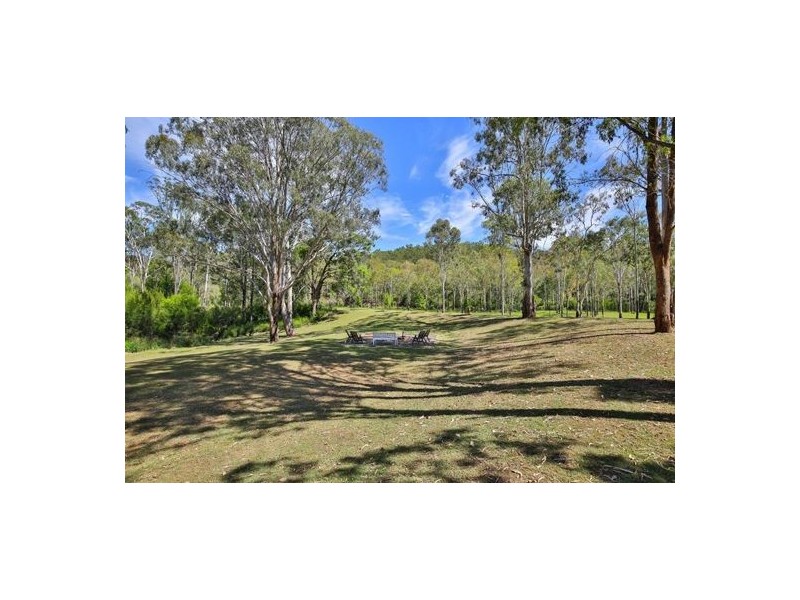 11 Gosper Road, Murphys Creek QLD 4352