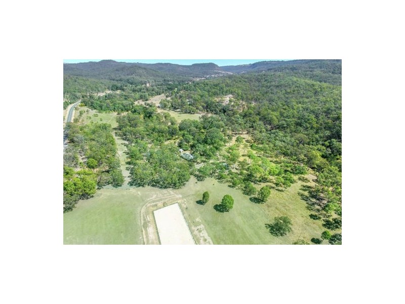 11 Gosper Road, Murphys Creek QLD 4352