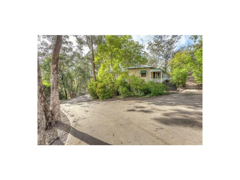 30 Berghofer Drive, Withcott QLD 4352