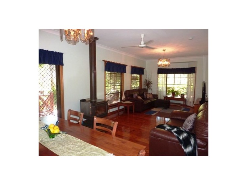 6 Woodland Drive, Withcott QLD 4352