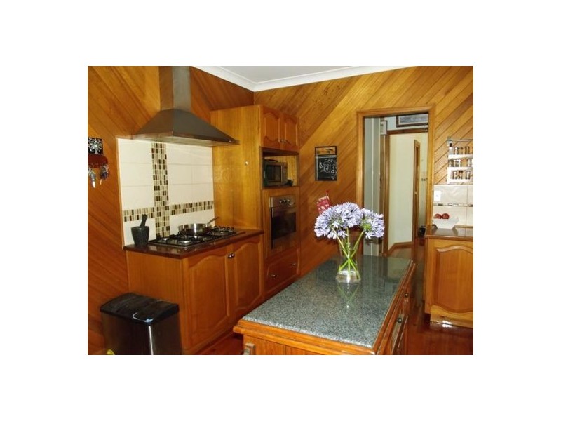 6 Woodland Drive, Withcott QLD 4352