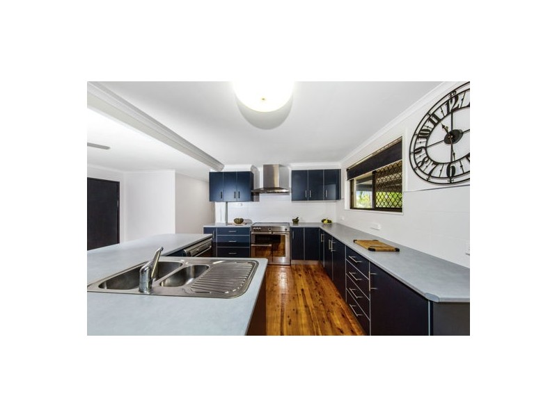 7 Shorelands Drive, Withcott QLD 4352