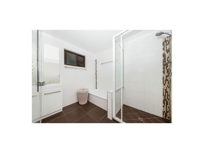7 Shorelands Drive, Withcott QLD 4352
