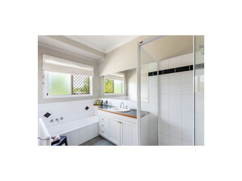 1 Belmore Drive, Withcott QLD 4352