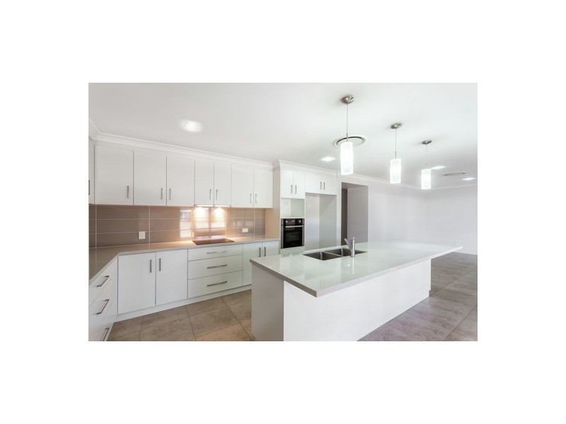 19 Kimdonn Drive, Withcott QLD 4352
