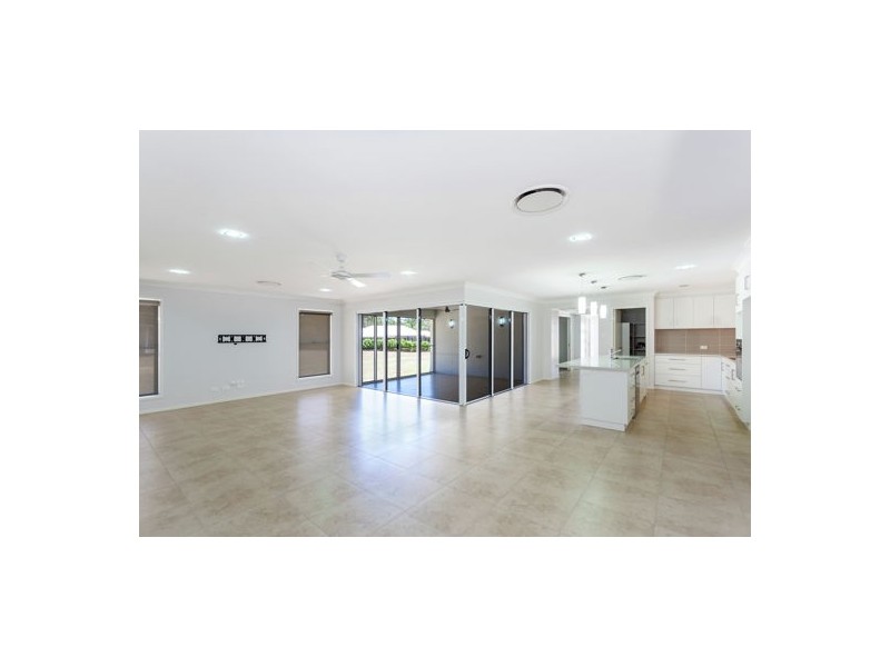 19 Kimdonn Drive, Withcott QLD 4352