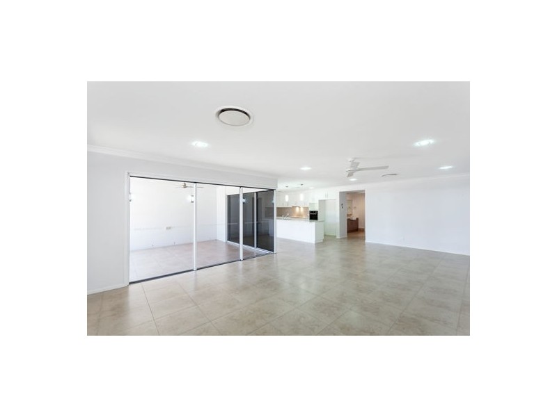 19 Kimdonn Drive, Withcott QLD 4352