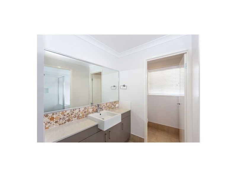19 Kimdonn Drive, Withcott QLD 4352