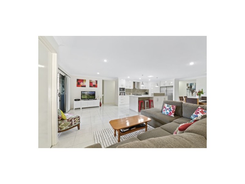 12 Kimdonn Drive, Withcott QLD 4352