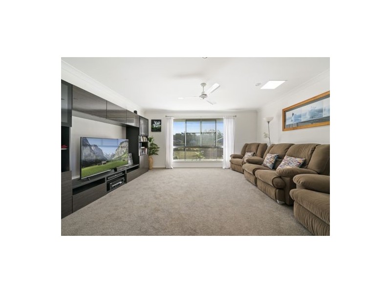 12 Kimdonn Drive, Withcott QLD 4352