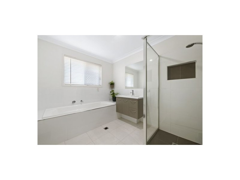 12 Kimdonn Drive, Withcott QLD 4352