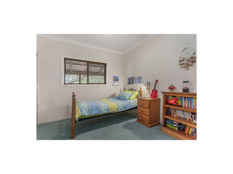 8 Vista Court, Withcott QLD 4352