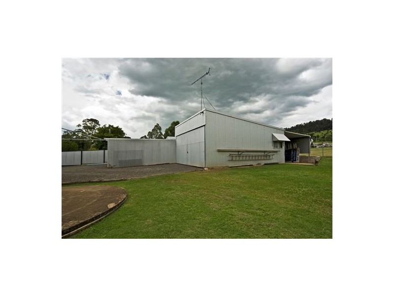 8 Vista Court, Withcott QLD 4352