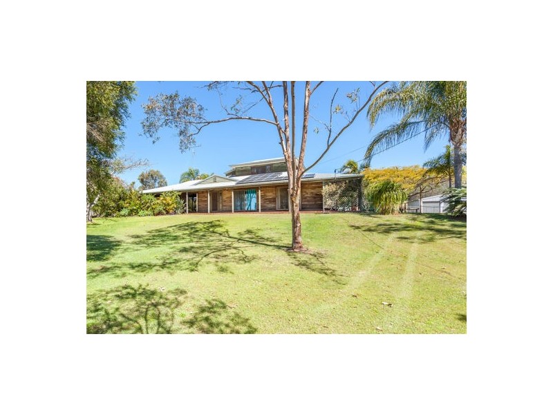 8 Vista Court, Withcott QLD 4352