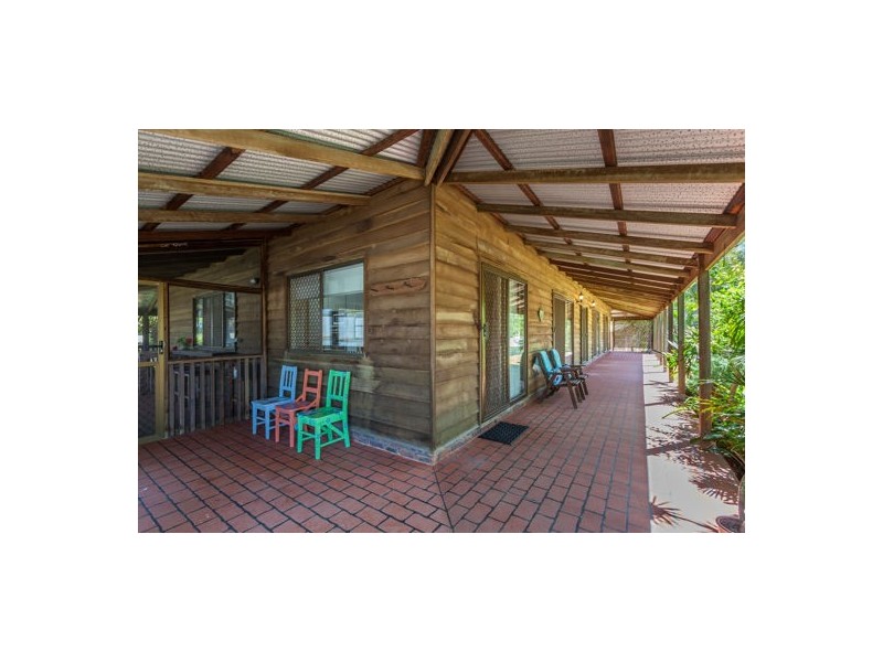 8 Vista Court, Withcott QLD 4352