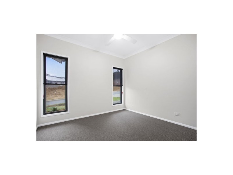 6 Bottle Tree Court, Withcott QLD 4352