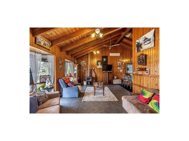 111 Koreelah Street, Upper Lockyer QLD 4352