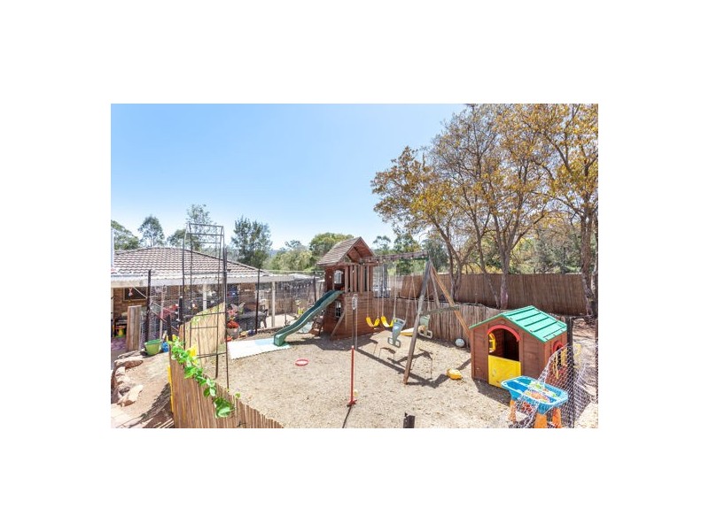 10 Cemetery Road, Murphys Creek QLD 4352