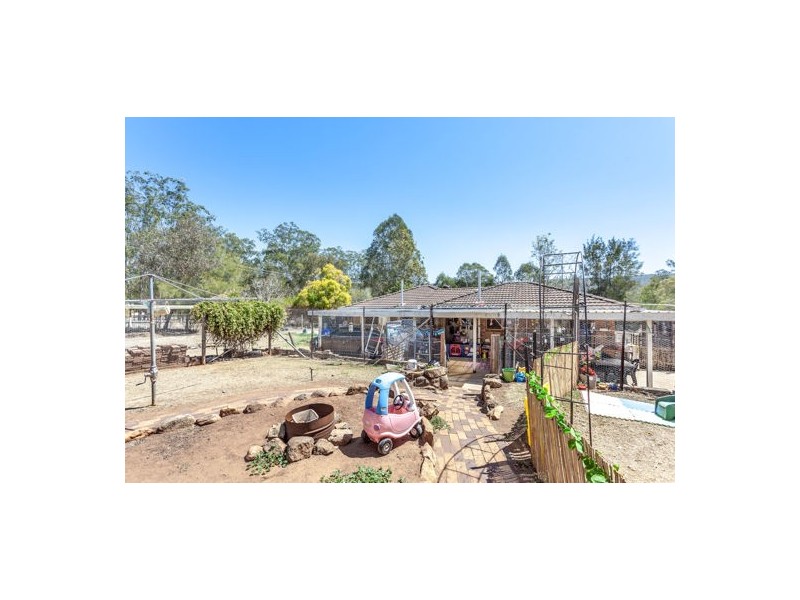 10 Cemetery Road, Murphys Creek QLD 4352