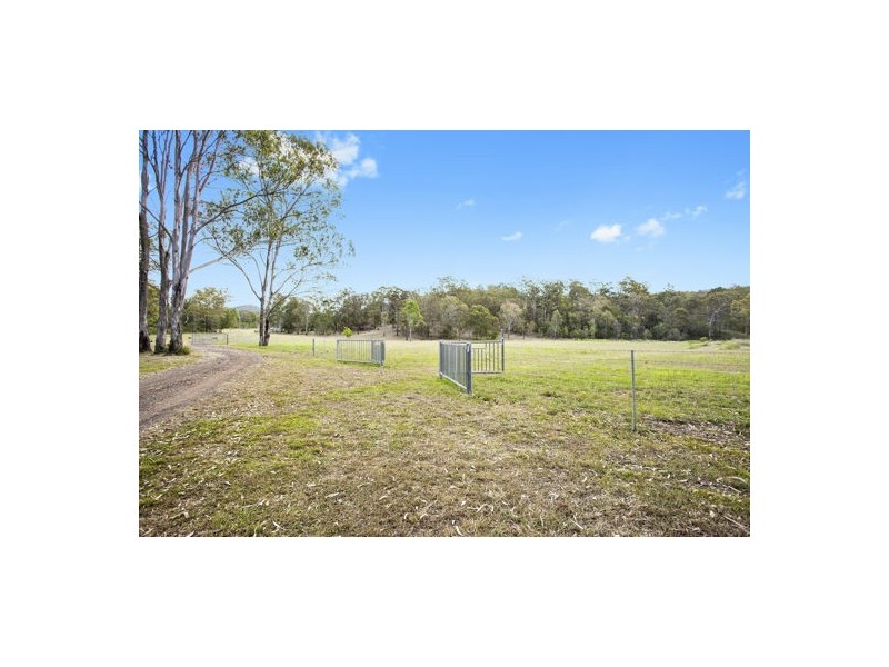 9 Gosper Road, Murphys Creek QLD 4352