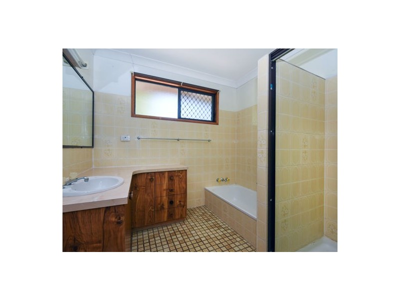 3 Karene Court, Withcott QLD 4352