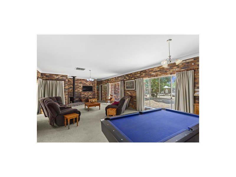 17 Wandin Road, Withcott QLD 4352