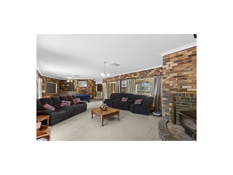 17 Wandin Road, Withcott QLD 4352