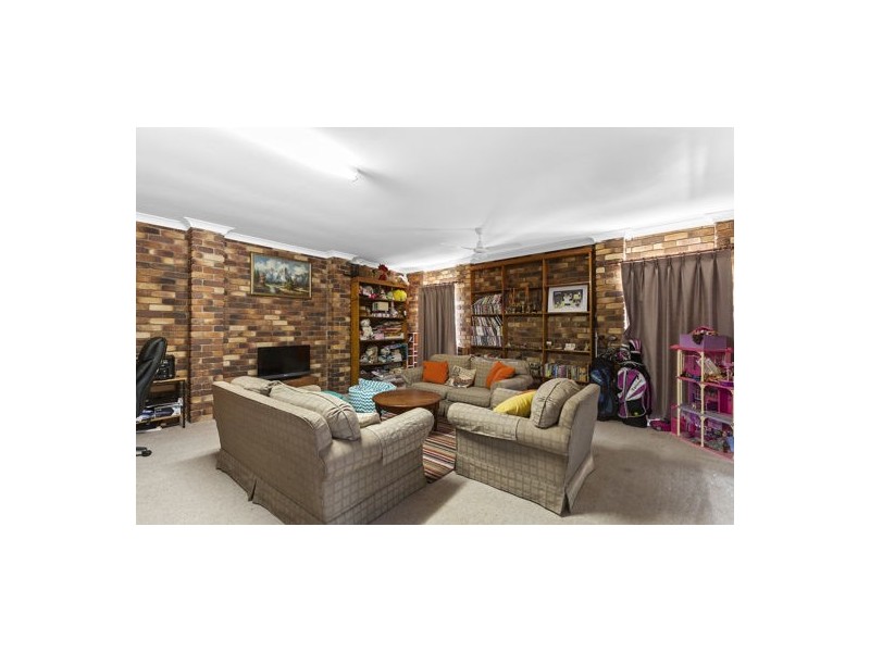 17 Wandin Road, Withcott QLD 4352