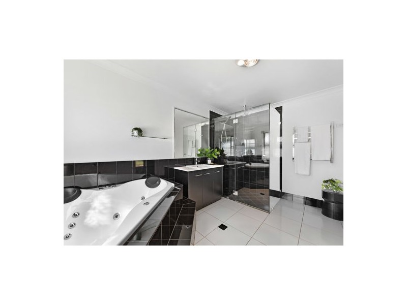 12 Parkridge Drive, Withcott QLD 4352