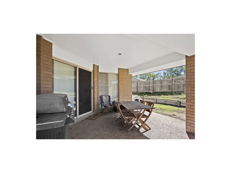 8 Paige Place, Helidon QLD 4344