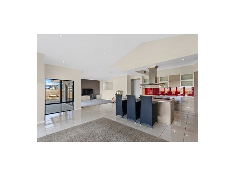 24 George Street, Helidon QLD 4344