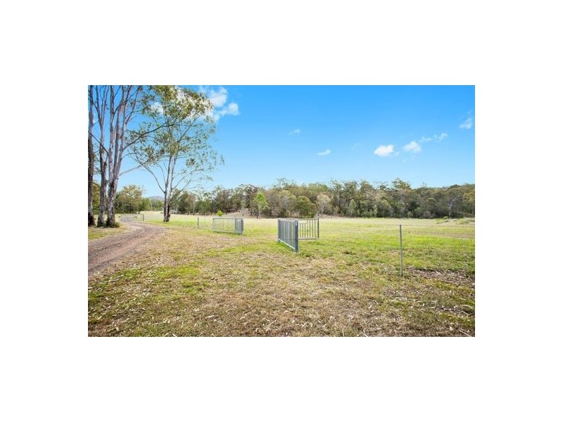 9 Gosper Road, Murphys Creek QLD 4352