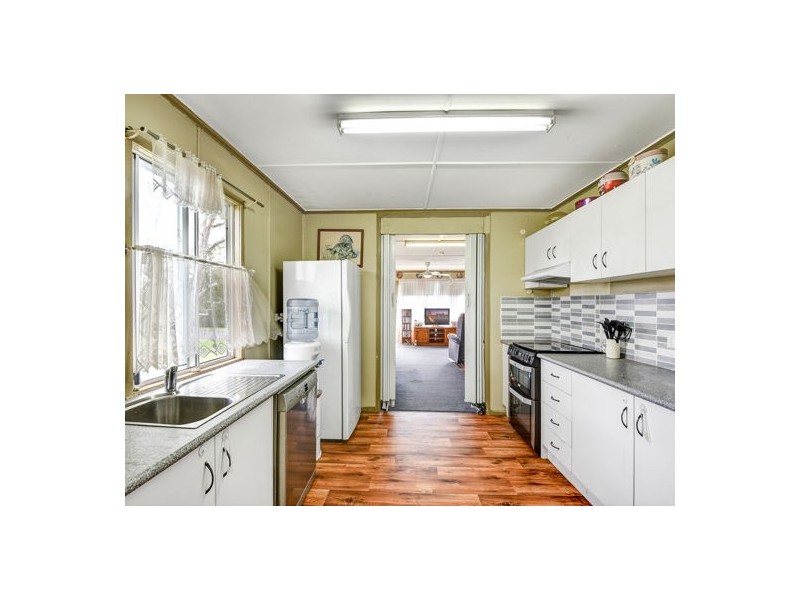 6 Bowen Street, Helidon QLD 4344
