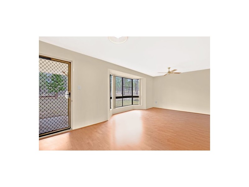 40 Larnook Street, Upper Lockyer QLD 4352