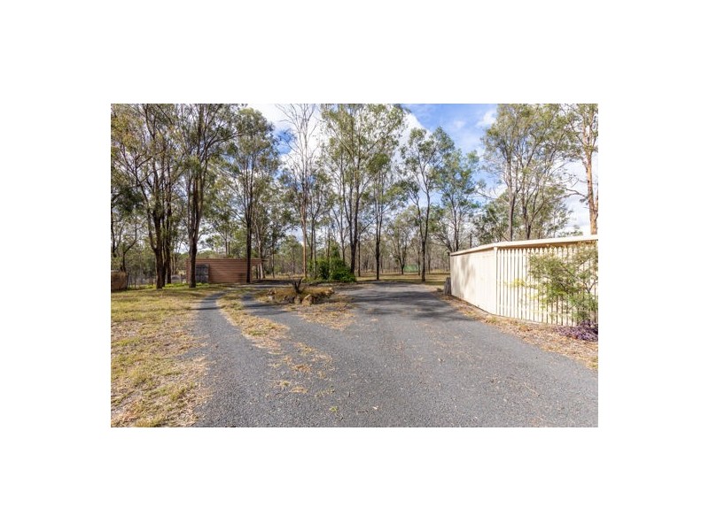 40 Larnook Street, Upper Lockyer QLD 4352
