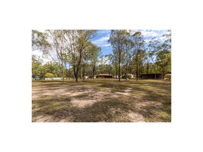 40 Larnook Street, Upper Lockyer QLD 4352