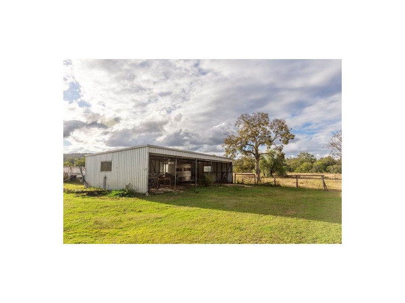 2 Dodts Road, Murphys Creek QLD 4352