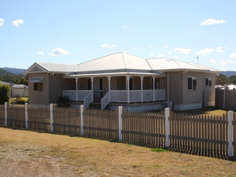 1 Belmore Drive, Withcott QLD 4352