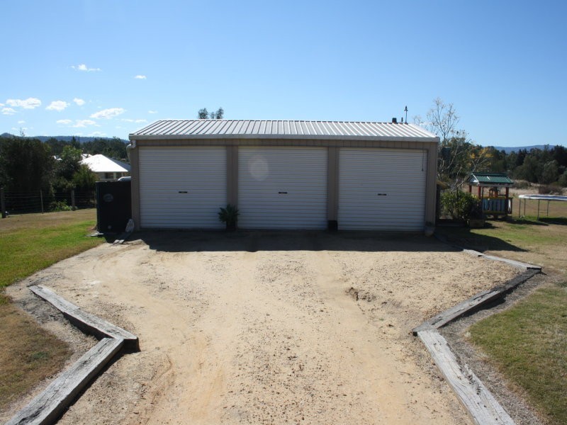 1 Belmore Drive, Withcott QLD 4352