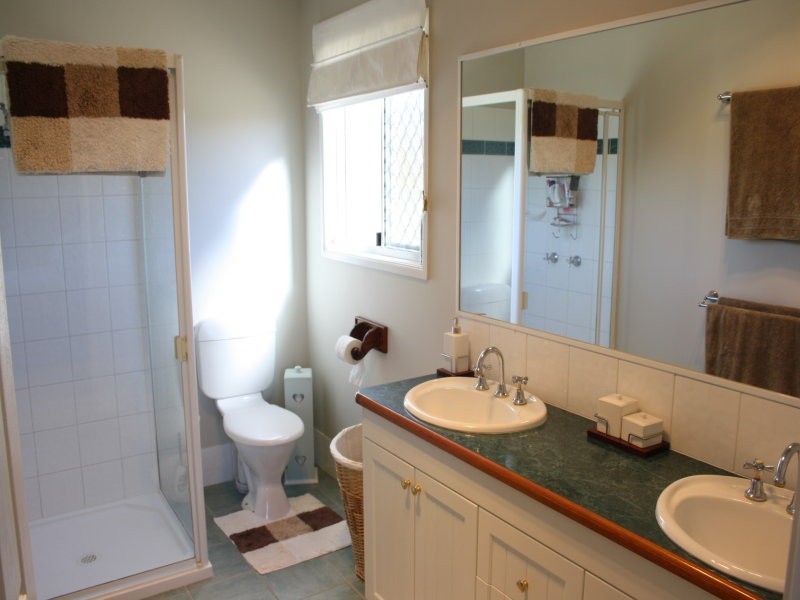 1 Belmore Drive, Withcott QLD 4352