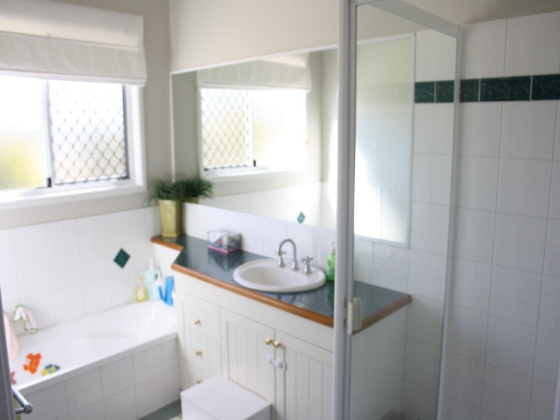 1 Belmore Drive, Withcott QLD 4352