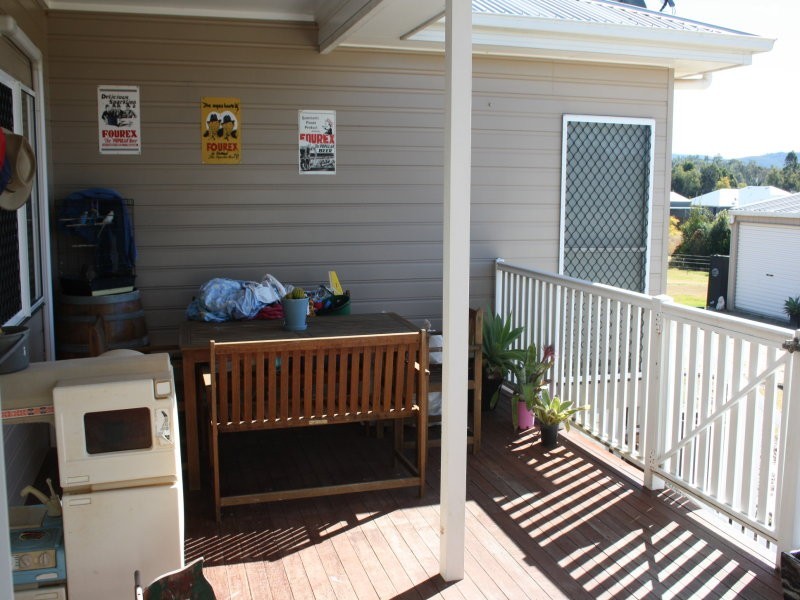 1 Belmore Drive, Withcott QLD 4352