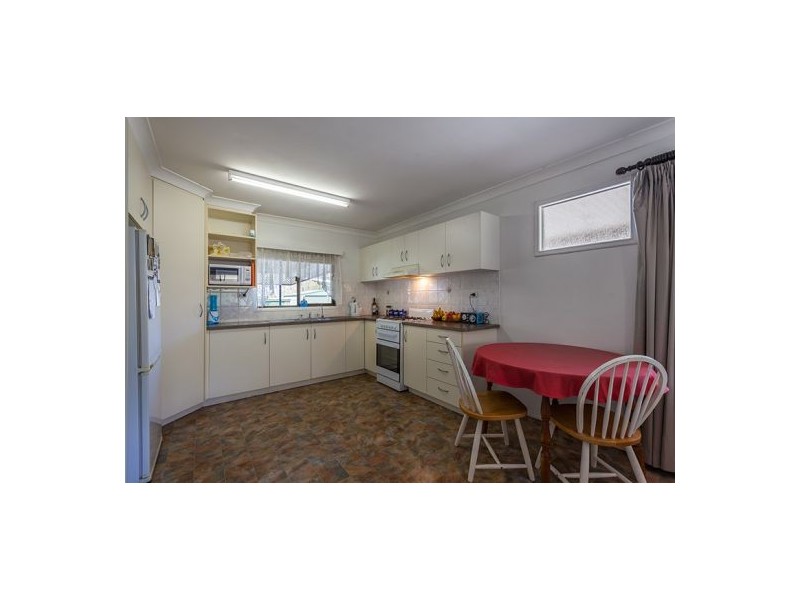 3 Connoles Road, Withcott QLD 4352