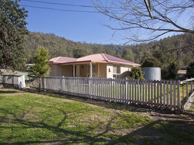 2/8726 Warrego Highway, Withcott QLD 4352