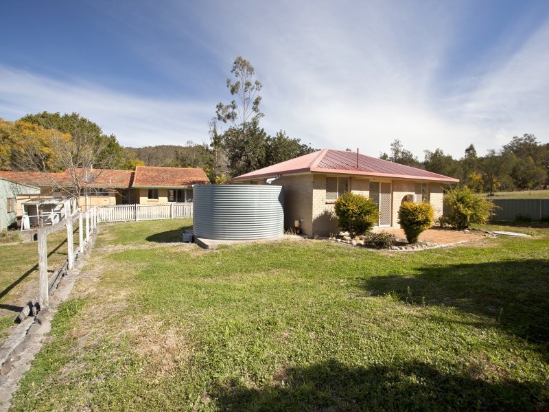 2/8726 Warrego Highway, Withcott QLD 4352