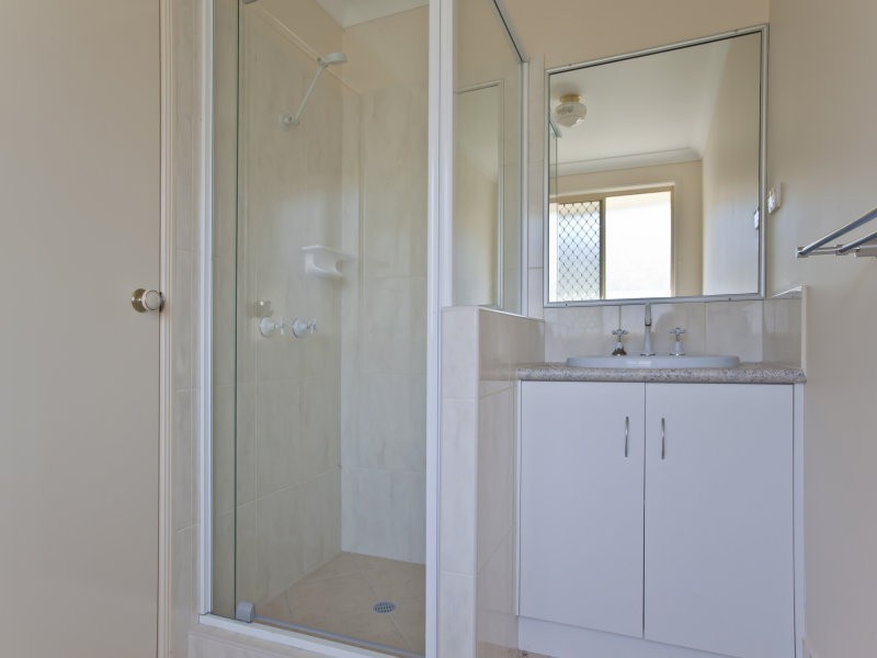 2/8726 Warrego Highway, Withcott QLD 4352